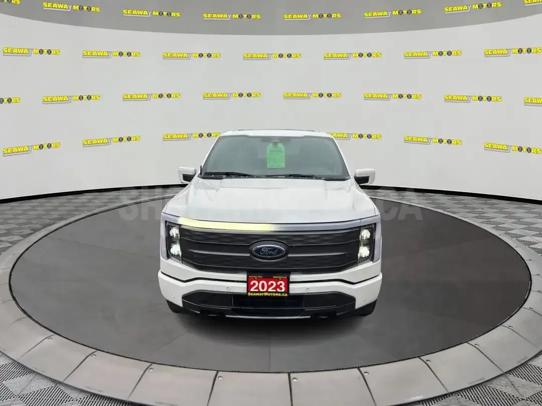 2023 Ford F-150 Lightning Lariat