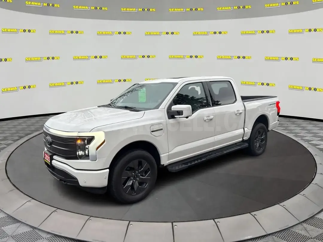 2023 Ford F-150 Lightning Lariat