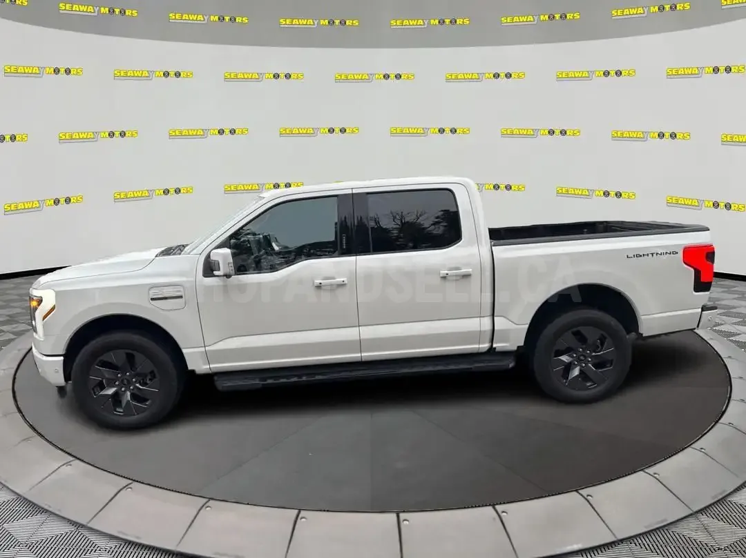 2023 Ford F-150 Lightning Lariat