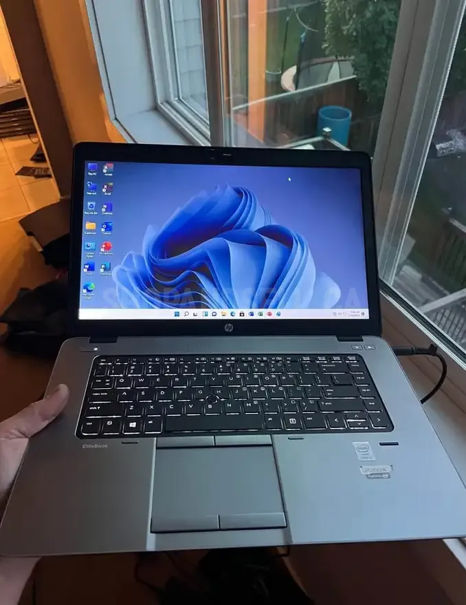 Like NEW HP Elitebook 850 Ultrabook Windows 11 office 2021