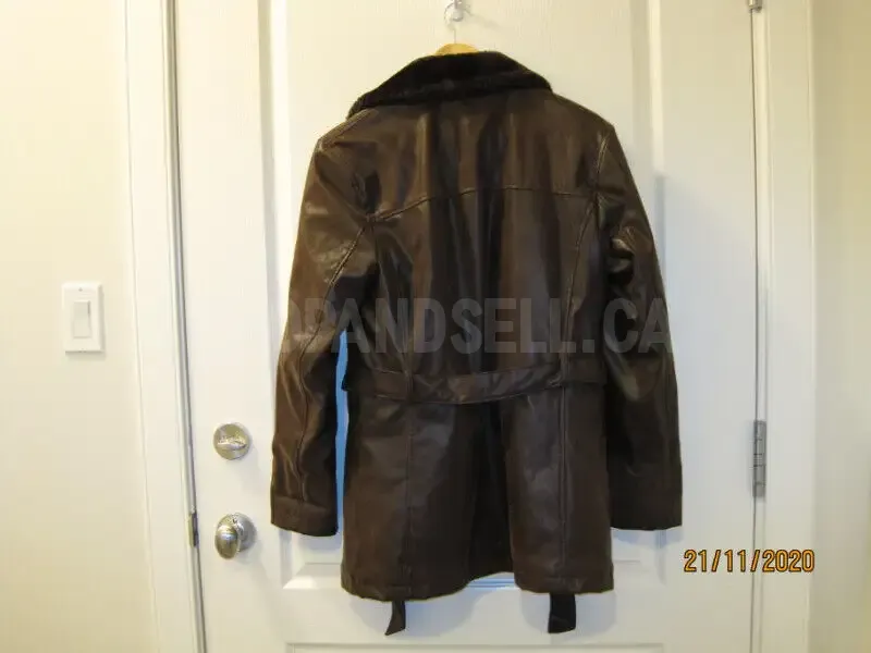 WOMEN'S WINTER LEATHER JACKETS AND MATCHING GLOVES