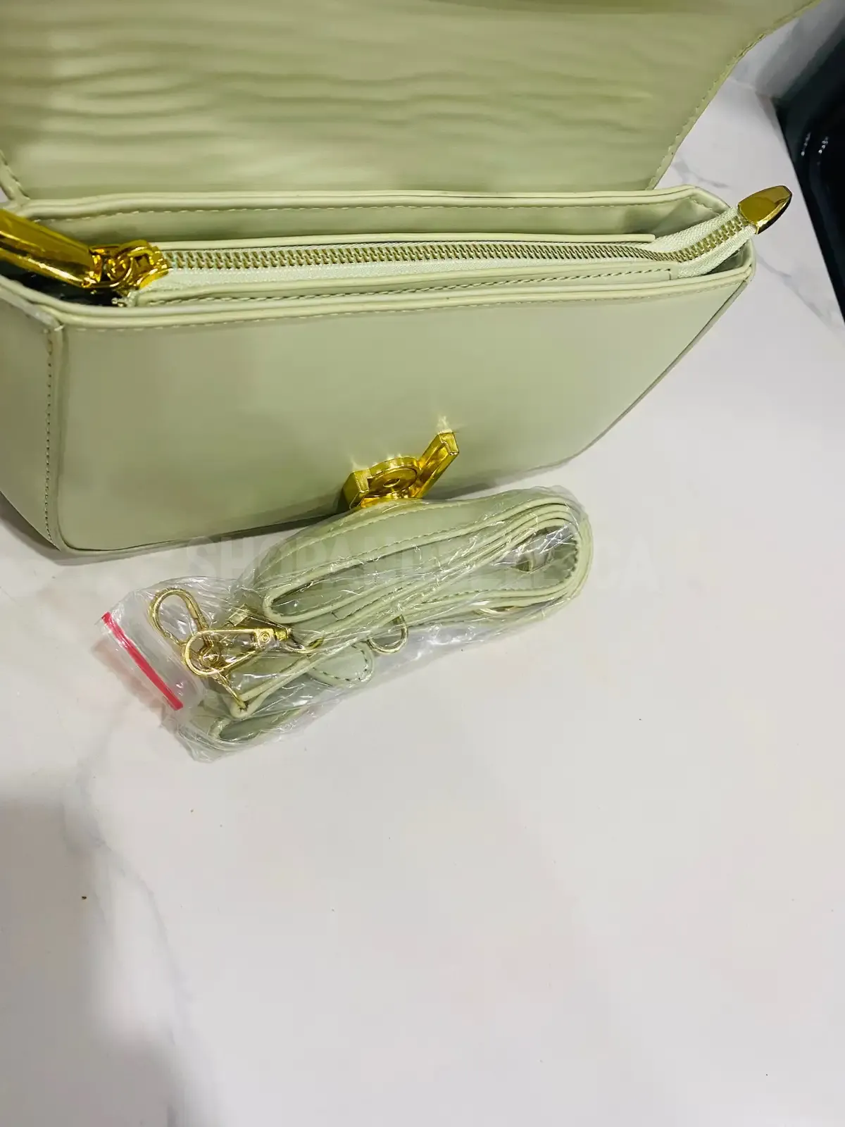Brand New Women's Purse – Stylish &amp; Trendy Handbag for Every Occasion