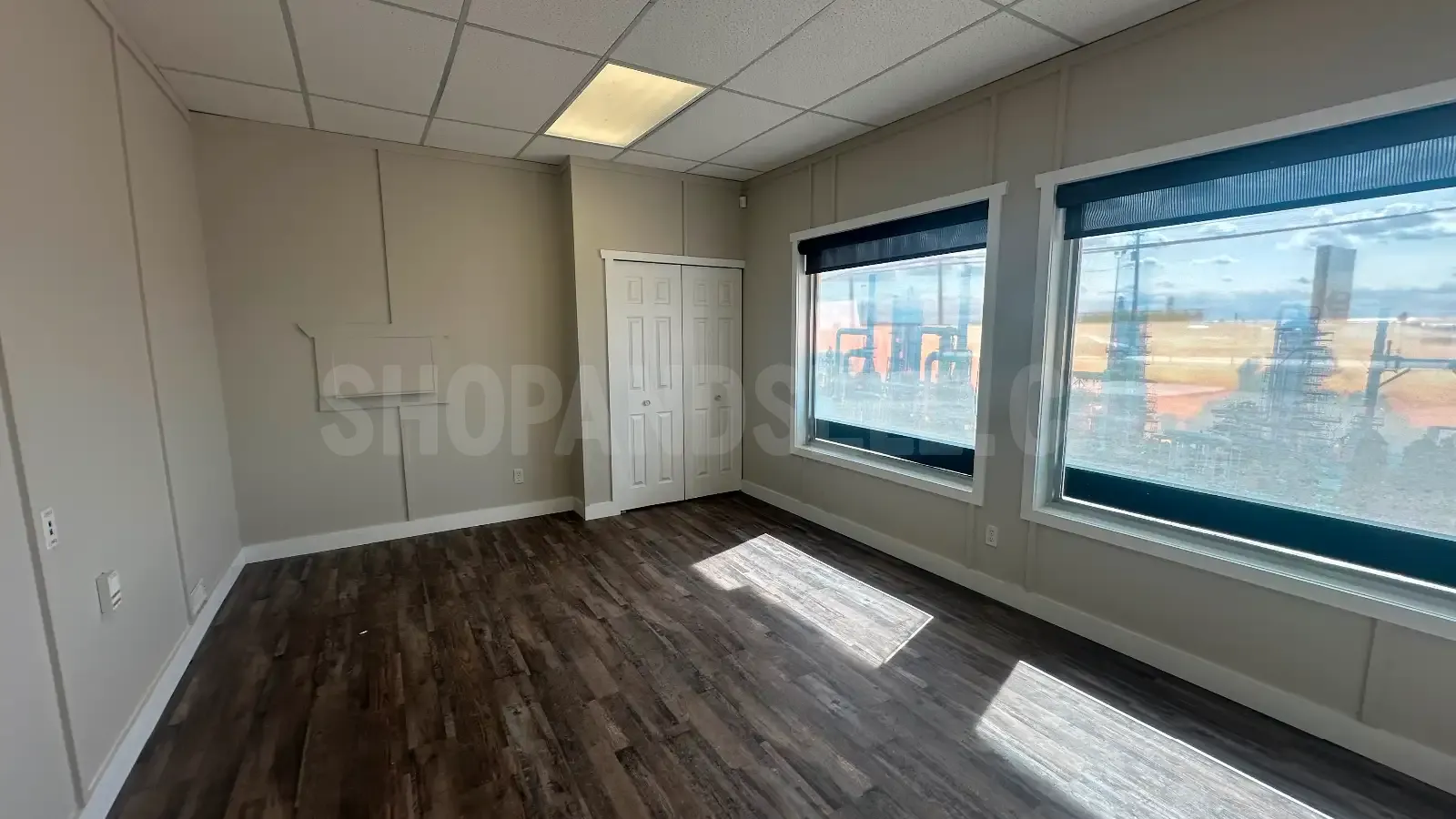 Commercial Office Space with Parking