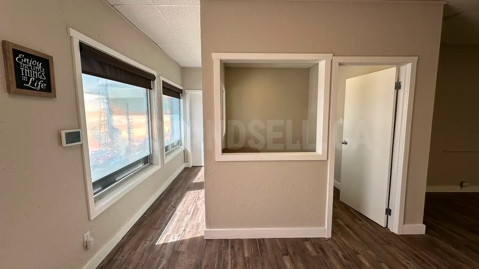 Commercial Office Space with Parking