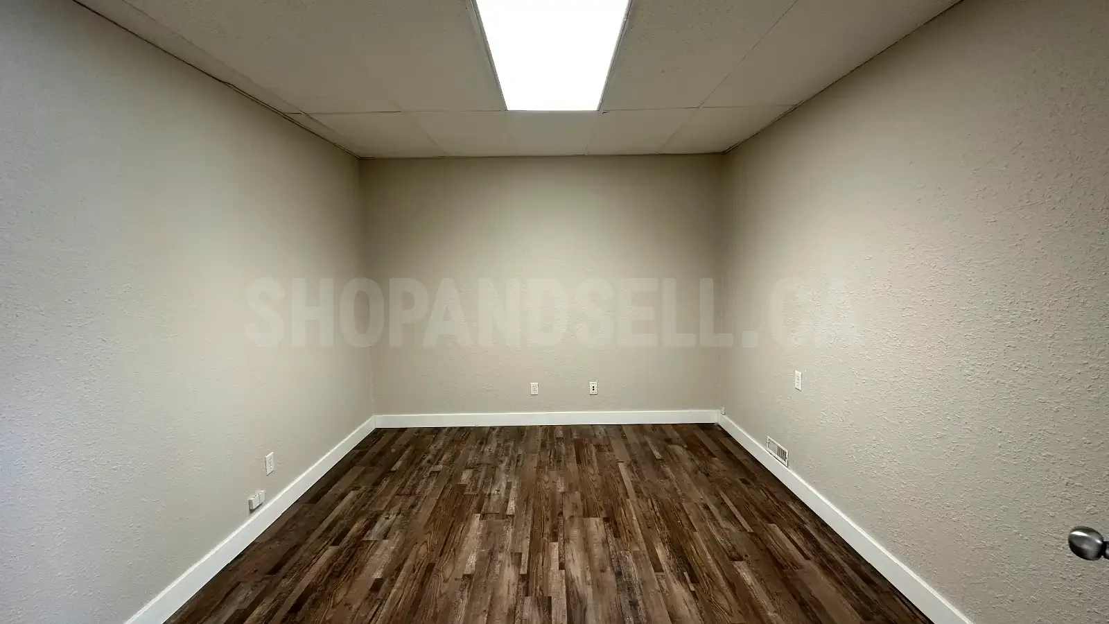 Commercial Office Space with Parking