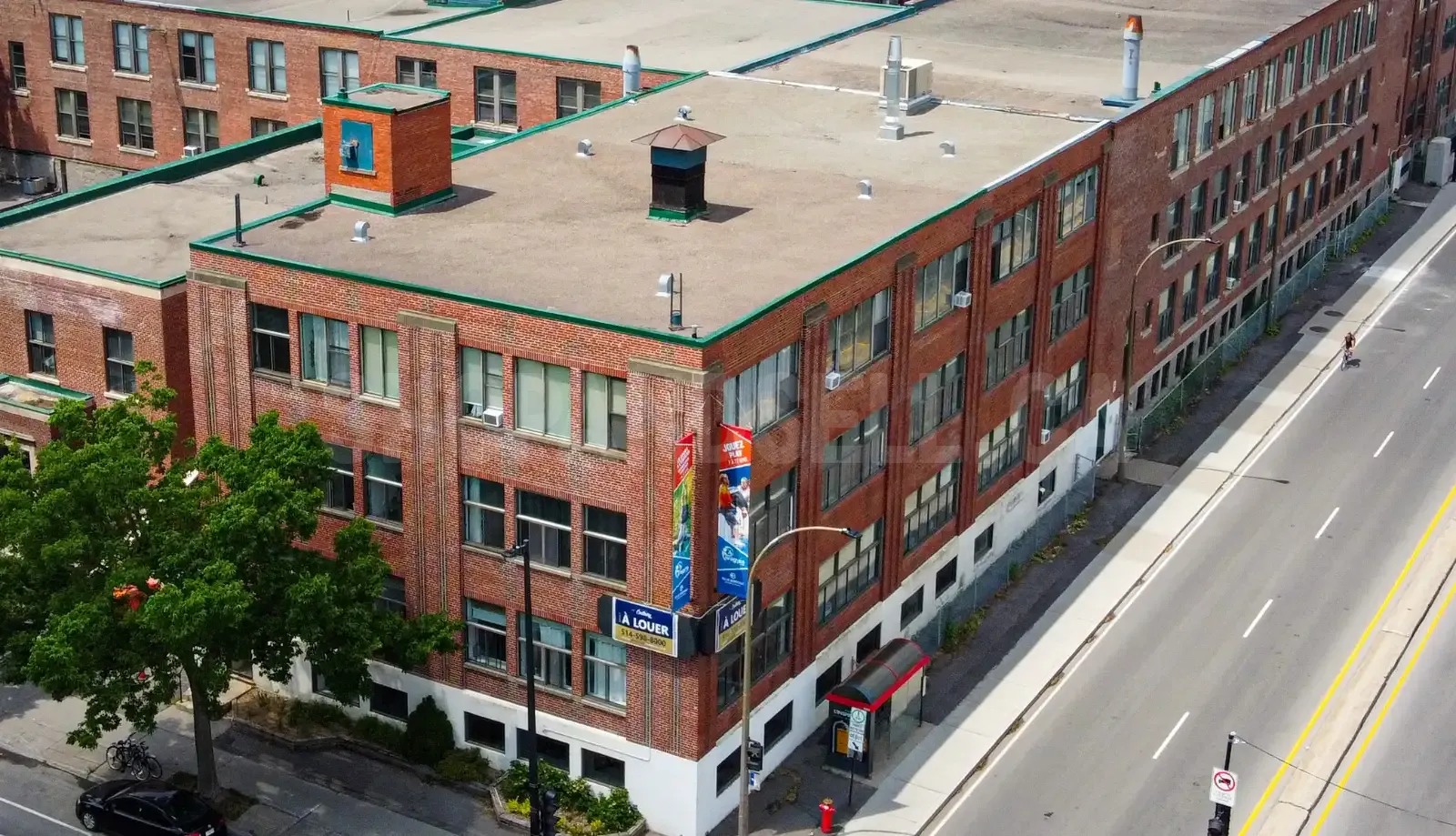 Les Lofts Cadbury - Bureaux À Louer / Commercial space for rent.