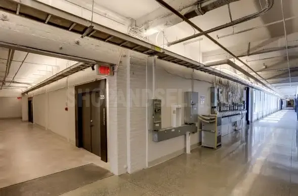 Les Lofts Cadbury - Bureaux À Louer / Commercial space for rent.