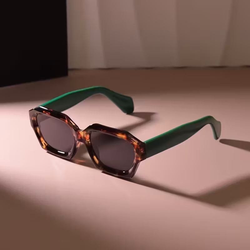 Chic square fashion glasses 